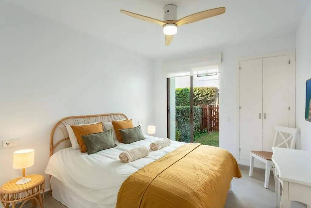 Casa Mercurio Villacana - Right By The Beach Estepona